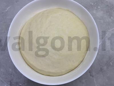 Pica su vištiena, šonine ir suluguni sūriu Žingsnis 2