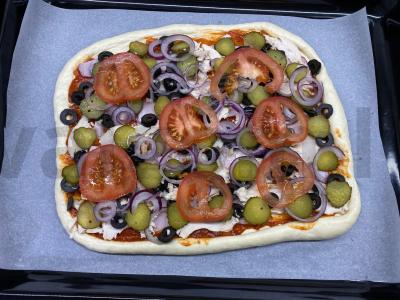 Pica su vištiena, šonine ir suluguni sūriu Žingsnis 5