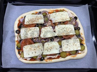 Pica su vištiena, šonine ir suluguni sūriu Žingsnis 6