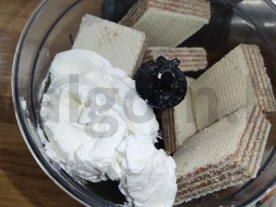 Vafliniai saldainiai šokolade su kokosų drožlėmis Žingsnis 2