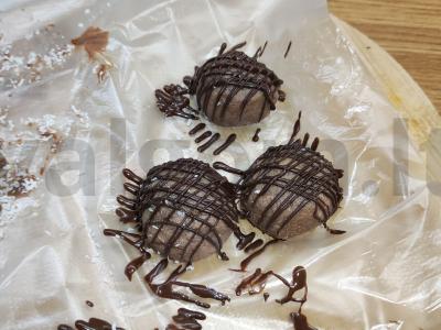 Vafliniai saldainiai šokolade su kokosų drožlėmis Žingsnis 9