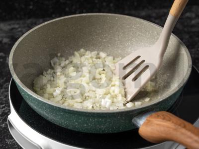 Makaronai su kumpiu ir žirneliais Žingsnis 1