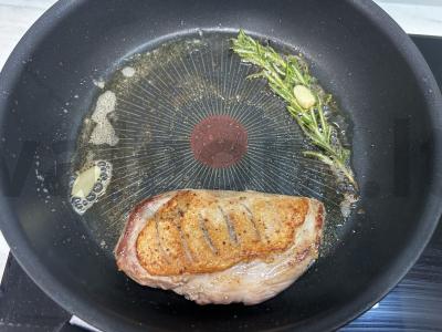 Anties krūtinėlė su apelsinais, rozmarinais ir česnaku Žingsnis 7