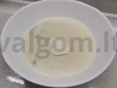 Manų košė su razinomis pagrindine nuotrauka