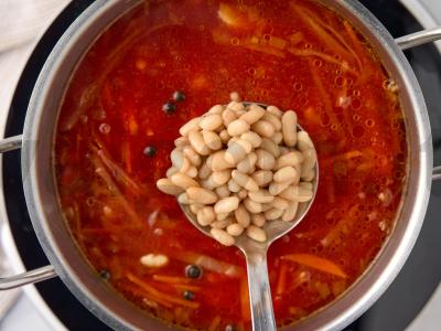 Vegetariškas boršas su pupelėmis Žingsnis 10