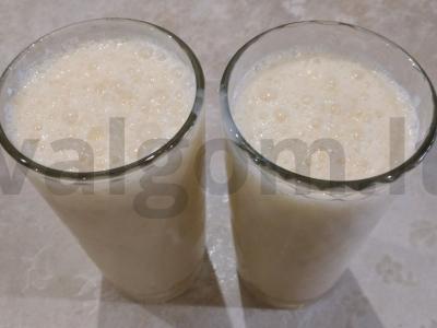 Kokteilis su pienu, ledais ir abrikosais Žingsnis 5