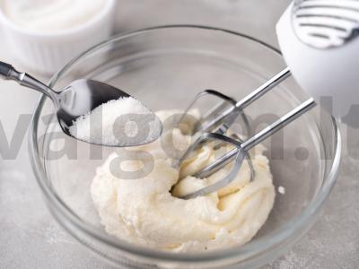 Skanus keksiukas su razinomis Žingsnis 2