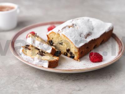 Skanus keksiukas su razinomis pagrindine nuotrauka