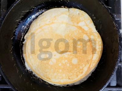 Sotūs ryžių blynai su avietėmis ant acidofilino Žingsnis 3