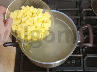 Daržovių sriuba su vištiena ir makaronais Žingsnis 6