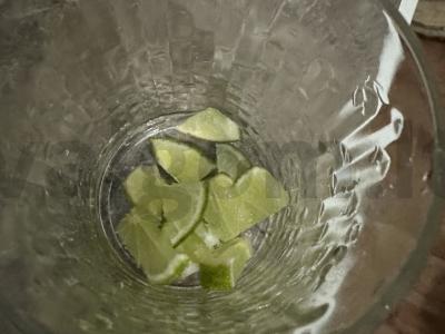 Kokteilis „Jūrinė brangenybė“ Žingsnis 1