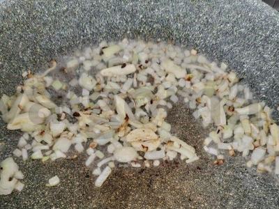 Borsčas su jautienos kaulu ir konservuotomis pupelėmis Žingsnis 3