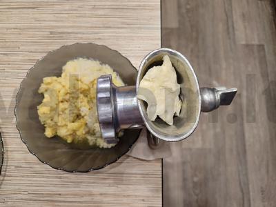 Vištienos faršo, kopūstų ir bulvių kotletai keptuvėje Žingsnis 1