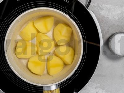 Pyragaičiai su kefyru, bulvėmis ir grybais Žingsnis 1