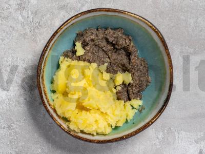 Pyragaičiai su kefyru, bulvėmis ir grybais Žingsnis 5