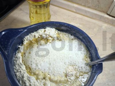 Tarkuotas pyragas su uogiene ir uogomis Žingsnis 5