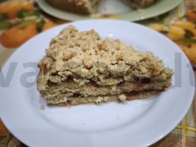 Tarkuotas pyragas su uogiene ir uogomis Žingsnis 15