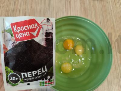 Dešrelės su ruginiu duona ant iešmelių keptuvėje Žingsnis 3