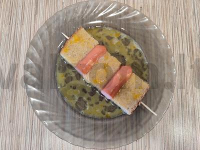 Dešrelės su ruginiu duona ant iešmelių keptuvėje Žingsnis 4