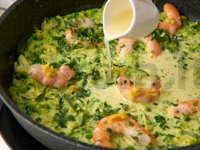 Grietinėlės makaronai su krevetėmis ir brokolių padažu Žingsnis 6