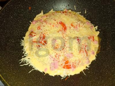 Pica ant lavašo su dešra ir pomidorais Žingsnis 9