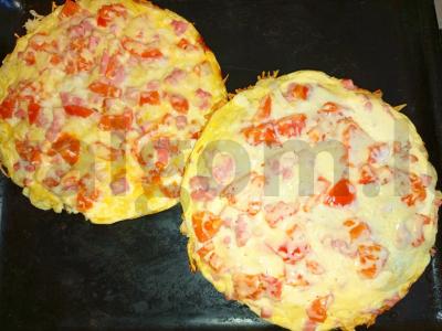 Pica ant lavašo su dešra ir pomidorais pagrindine nuotrauka