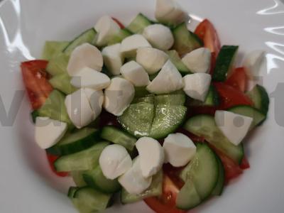 Daržovių salotas su mocarela Žingsnis 5