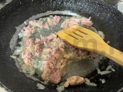 Skani grikių košė su svogūnais ir troškinta kiauliena Žingsnis 11