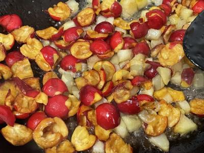 Sluoksniuotos bandelės su šermukšniu ir obuoliu Žingsnis 3