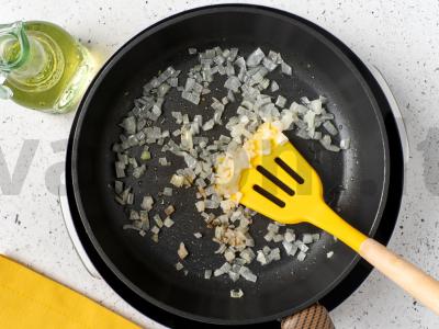 Kanelonai su faršu orkaitėje Žingsnis 1