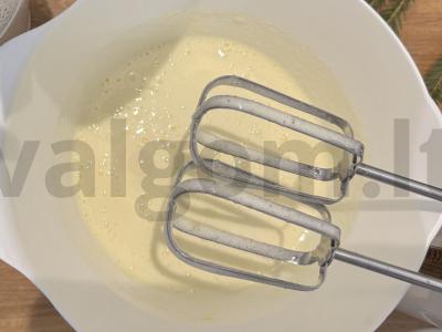 Naujųjų metų medaus tortas su grietinės ir varškės sūrio kremu Žingsnis 3