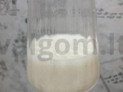 Bananų-pieno smūgis pagrindine nuotrauka