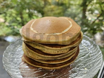 Purūs blynai su kefyru pagrindine nuotrauka