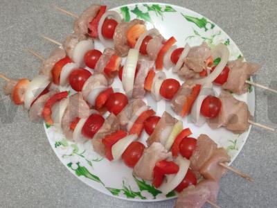 Vištienos filė šašlykai su vyšniniais pomidorais Žingsnis 4