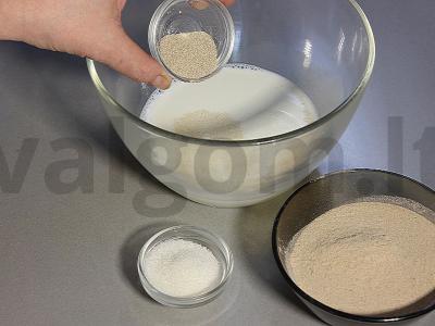 Grikių blynai su pienu ir kefyru Žingsnis 1