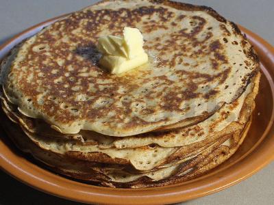 Grikių blynai su pienu ir kefyru pagrindine nuotrauka