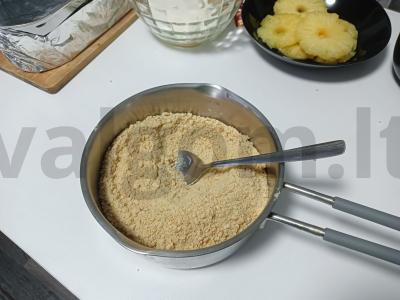 Neskrudintas tortas su sausainiais Žingsnis 1