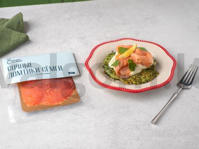 Cukinijų blynai su varškės kremu ir lašiša pagrindine nuotrauka