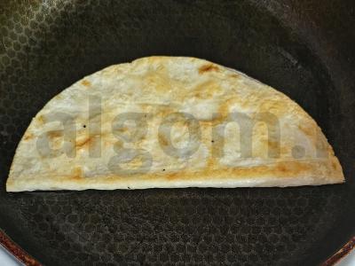 Patingėlis čeburekas su sūriu ir žolelėmis Žingsnis 5