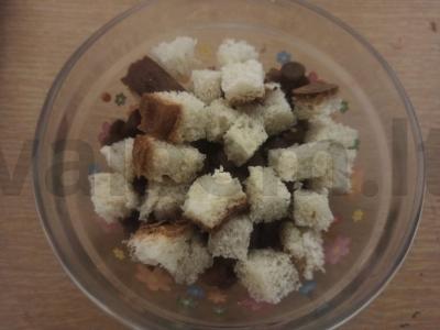 Salotos su žaliais lęšiais ir skrudinta duona Žingsnis 3