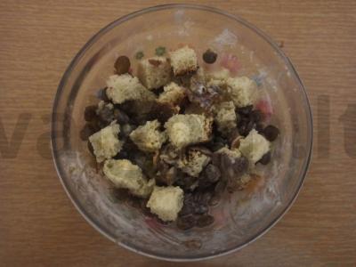 Salotos su žaliais lęšiais ir skrudinta duona pagrindine nuotrauka