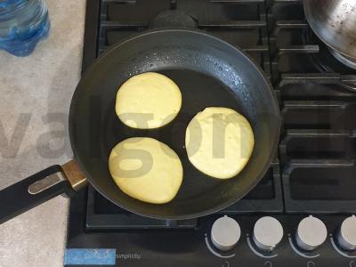 Blynai su rūgpieniu ir cinamonu Žingsnis 5