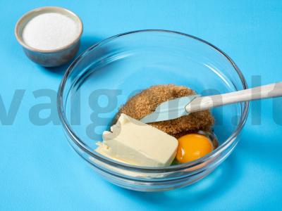 Labai šokoladinis pyragas Žingsnis 1