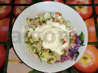 Salotas „Olivje su žaliu svogūnu“ Žingsnis 11