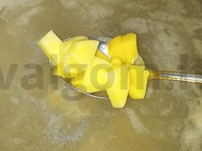 Sriuba su kiaulienos šonkauliais ir perliniu miežiu Žingsnis 3