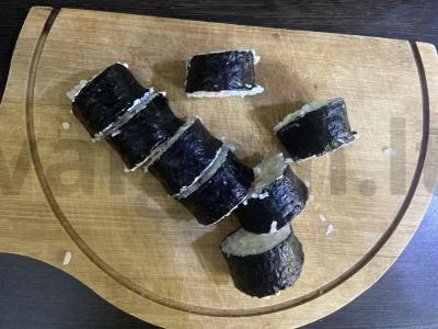 Rulonai su krabų lazdelėmis ir varškės sūriu Žingsnis 6