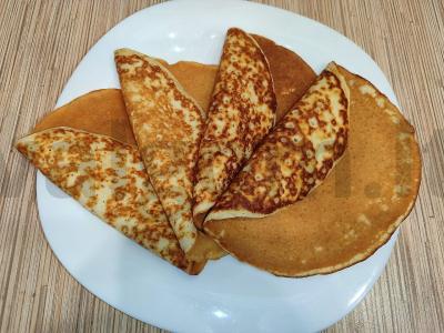 Švelnūs grikių blynai be mielių pagrindine nuotrauka