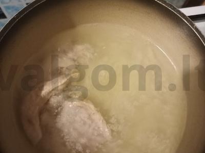 Dietinis triušio ir žaliųjų žirnelių sriuba Žingsnis 1