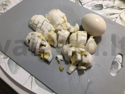 Vasaros salotos su kumpiu Žingsnis 1