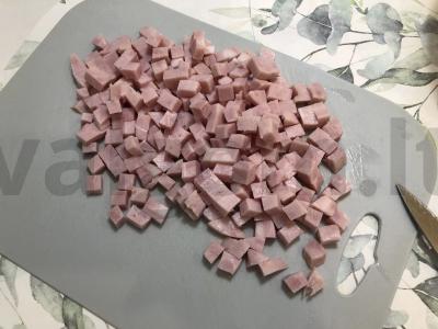 Vasaros salotos su kumpiu Žingsnis 2